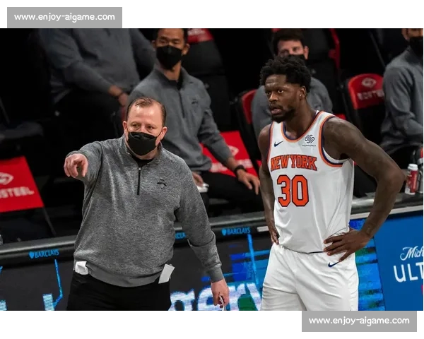 尼克斯球员质疑锡伯杜训练方式:对抗不足 + 关键球战术缺失 尼克斯球员质疑锡伯杜训练方式:对抗不足 + 关键球战术缺失